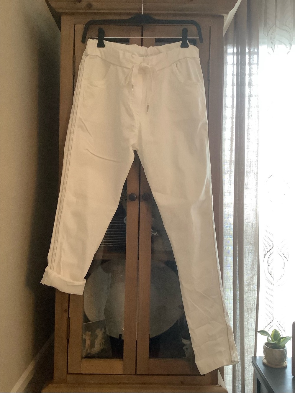Women’s Made In Italy Bright White Beaded Crinkle Drawstring Joggers